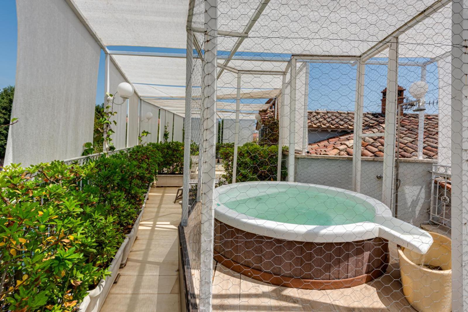 Suite with Terrace and Spa Bath,1279699783:JPEG